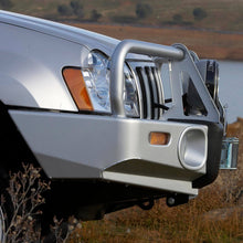 Load image into Gallery viewer, ARB ARB Combar Suit Oe Fog G/Cherokee Wk 05-08 Not 08-11
