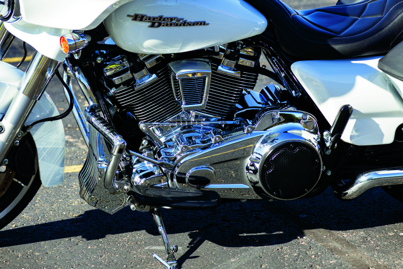 KUR6417-Kuryakyn Oil Cooler Cover Milwaukee-8 Chrome-Other Body Components-Kuryakyn