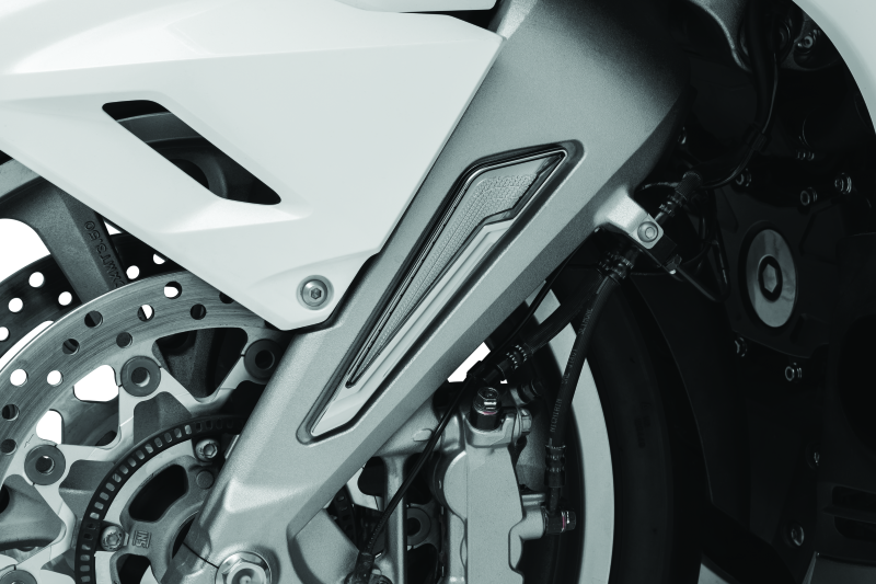 KUR3252-Kuryakyn Omni L.E.D. Fork Inserts 18-20 GL1800 Chrome-Brackets-Kuryakyn