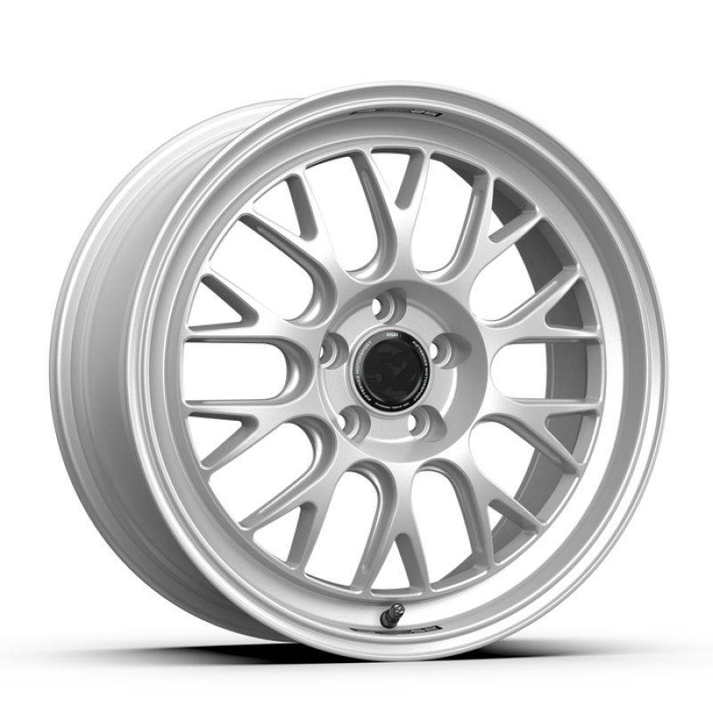 FFTRSHRS-88551+42-fifteen52 Holeshot RSR 18x8.5 5x112 42mm ET 57.1mm Center Bore Radiant Silver-Wheels - Cast-fifteen52