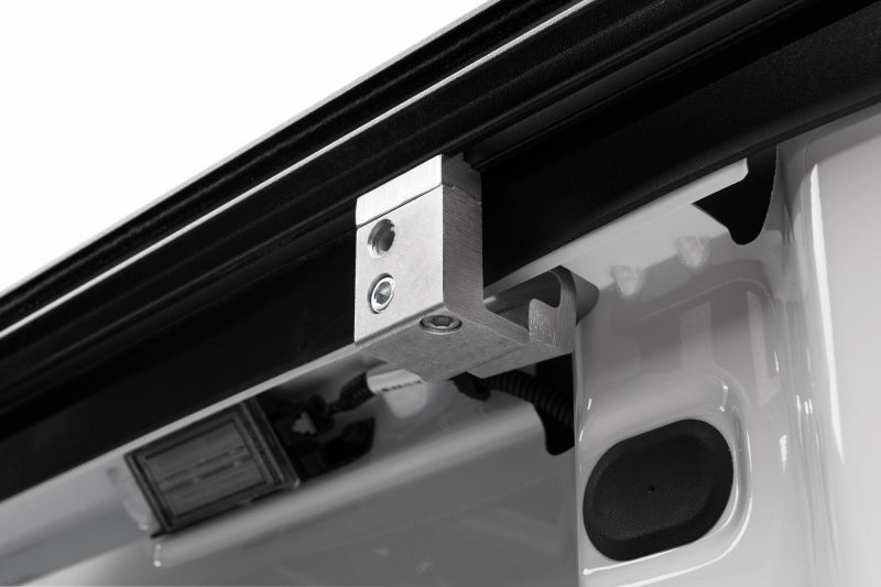 RTX30482-Retrax 19-22 Chevrolet/GMC (6.5ft. Bed) Retrax IX-Retractable Bed Covers-Retrax