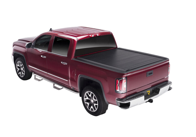 RetraxPRO MX retractable tonneau cover closed on Chevy Silverado 6.5ft bed