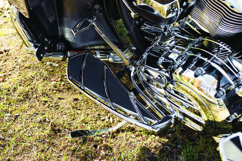 KUR5770-Kuryakyn Phantom Floorboards Chrome-Footpegs-Kuryakyn