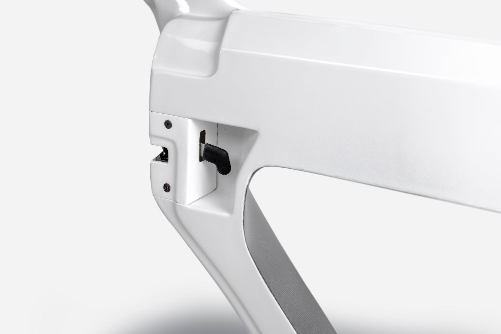 Installed view highlighting OE hinge compatibility and fitment