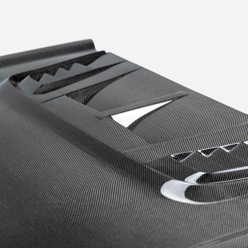 Side profile highlighting the contours and 3K twill carbon fiber weave