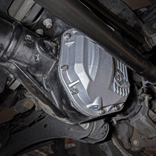 Load image into Gallery viewer, mounted Dana 60 differential cover installed on Ford Super Duty axle housing with raw aluminum finish