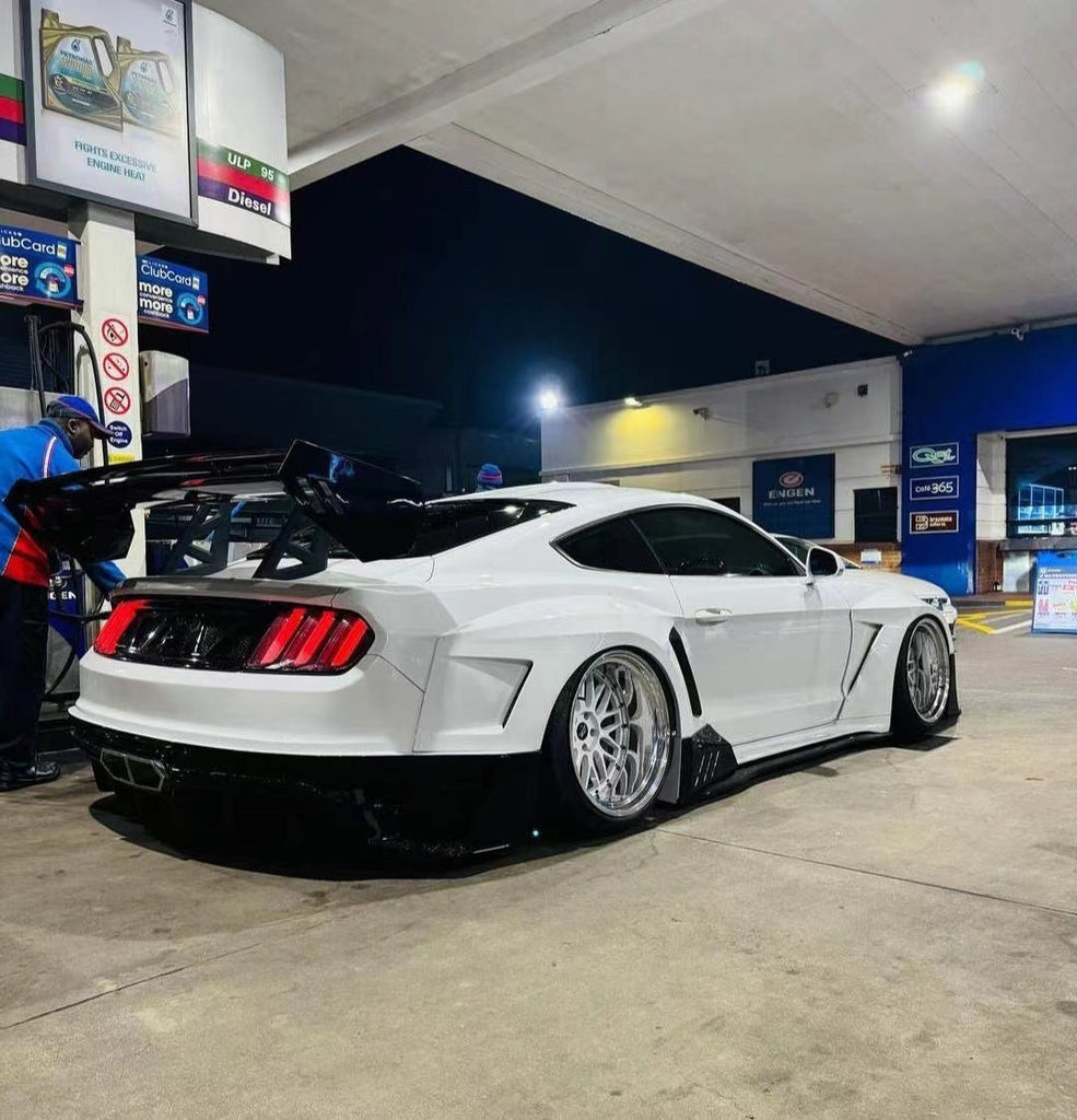 Robot Craftsman Ford Mustang Dawn Widebody Kit 2014-2021-Robot