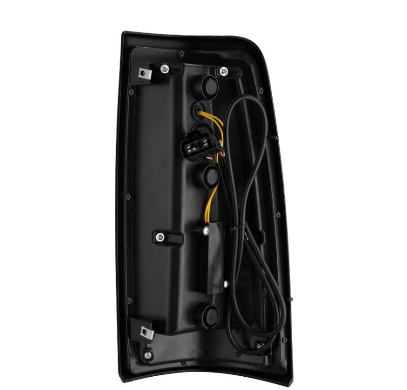 99-06 Chevrolet Silverado/99-06 GMC Sierra LUXX-Series LED Tail Lights Alpha-Black
