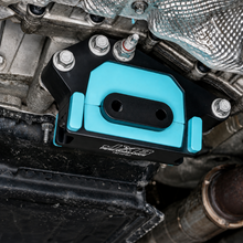 Load image into Gallery viewer, JXB TMT01A0 Billet Transmission Mount Installed View 1 2020+ Ford Explorer