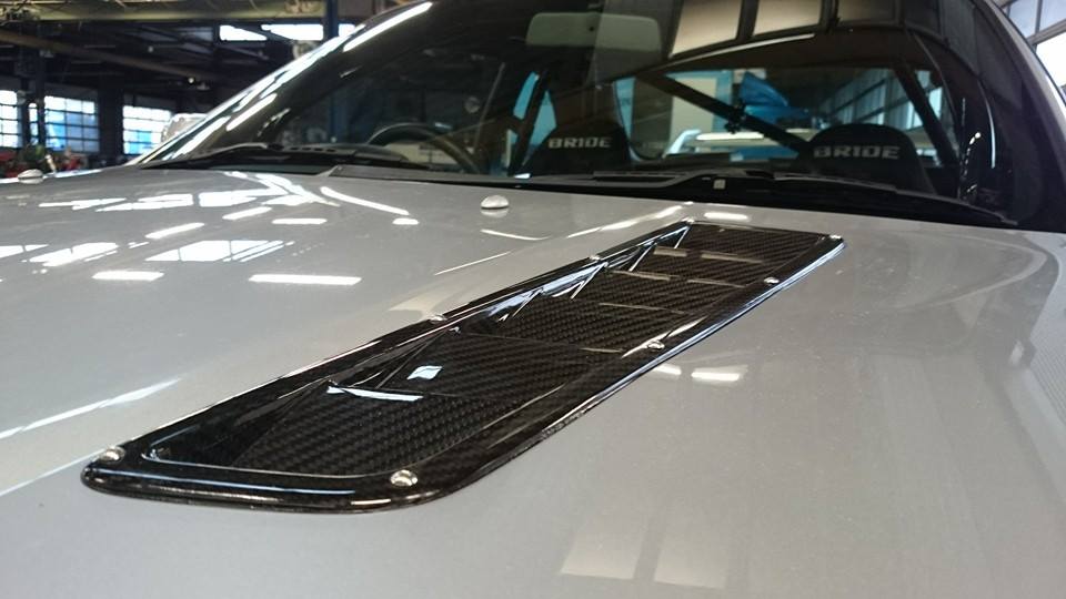 -APR Performance Universal Fitment Hood Vents, Long