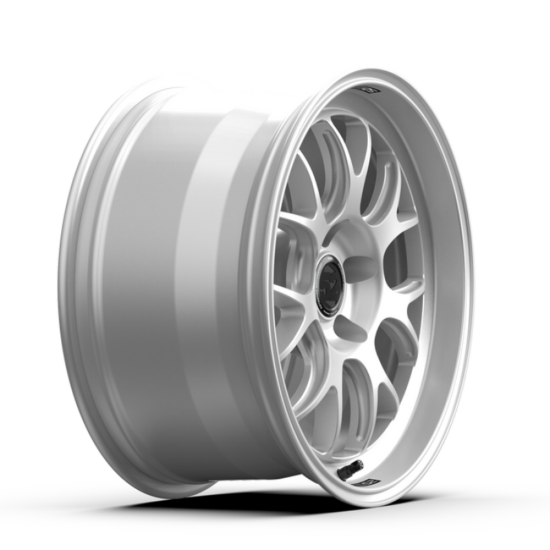 FFTRSARS-89552+22-fifteen52 Apex RSR 18x9.5 5x120 22mm ET 72.56mm Center Bore Radiant Silver-Wheels - Cast-fifteen52