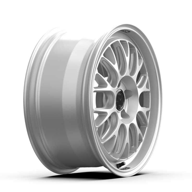 FFTRSHRS-88551+42-fifteen52 Holeshot RSR 18x8.5 5x112 42mm ET 57.1mm Center Bore Radiant Silver-Wheels - Cast-fifteen52