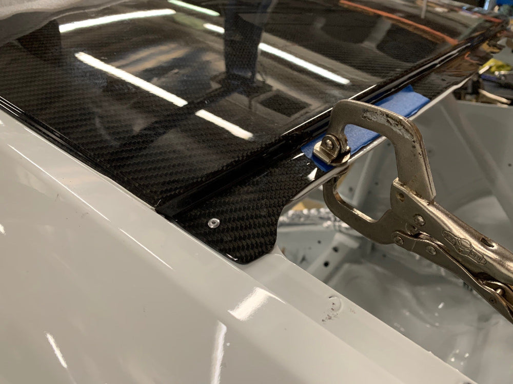 Side profile of Anderson Composites full replacement dry carbon roof for Mustang GT