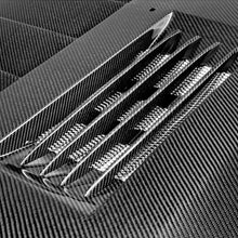 Load image into Gallery viewer, Top view showing gloss carbon finish and vent detail