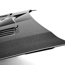 Load image into Gallery viewer, Top view showing gloss carbon finish and vent detail