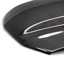 Load image into Gallery viewer, Close-up of UV-protected gloss clear coat and 2x2 twill carbon weave