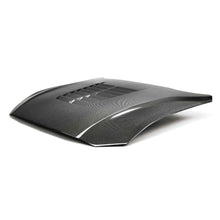 Load image into Gallery viewer, Top view highlighting 19x26-inch louvered vent and carbon weave pattern on GT5 hood.