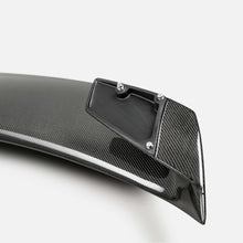 Load image into Gallery viewer, Gloss carbon fiber finish detail