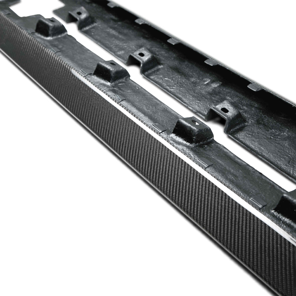 Close-up of 3K 2×2 twill carbon fiber weave and UV-resistant clear coat on Type-OE splitters.