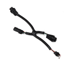 Load image into Gallery viewer, Product image 2 showing the AlphaRex wiring connectors identified as ARX620011.