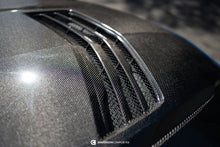 Load image into Gallery viewer, Gloss finish Anderson Composites CT5-V Blackwing Type-SV hood close-up