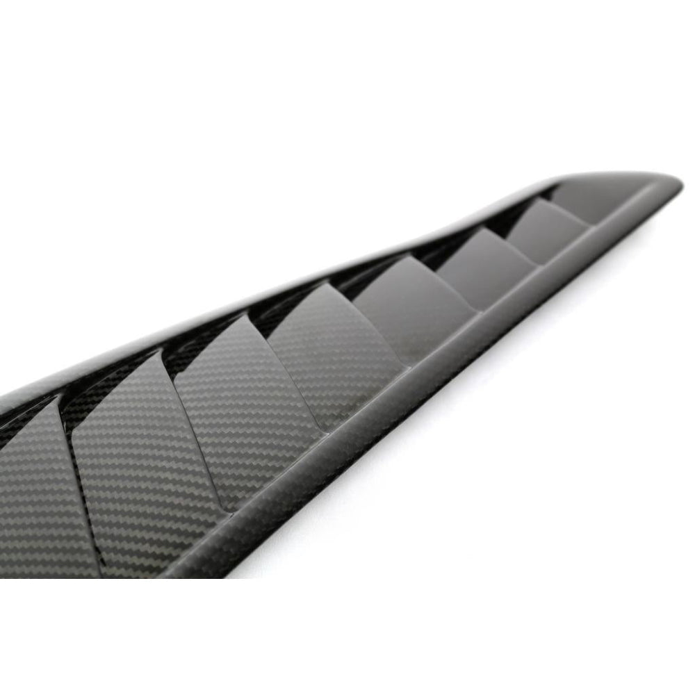 Bolt-on fitment view on Mercedes-AMG GT R factory fender