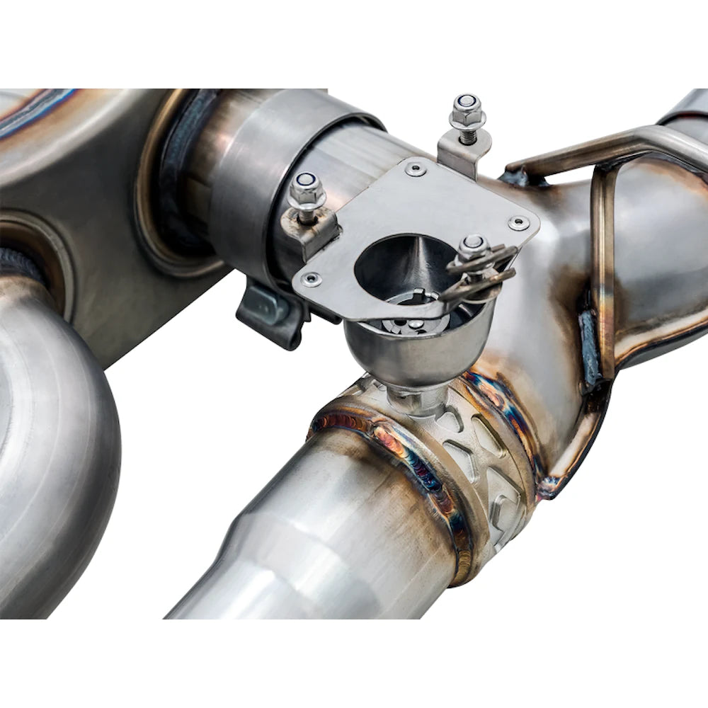 AWE Tuning Track Edition Catback Exhaust for BMW F8X M3/M4 - 4" Chrome Silver Tips - product view 16 - AWE part 3020-42082