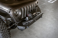 Load image into Gallery viewer, DVEFBJL-06-DV8 Offroad 07-23 Jeep Wrangler/Gladiator JT/JK/JL FS-25 Stubby Front Bumper w/Plated Bull Bar-Bumpers - Steel-DV8 Offroad