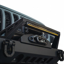 Load image into Gallery viewer, DV8 Offroad light bar detail view 7