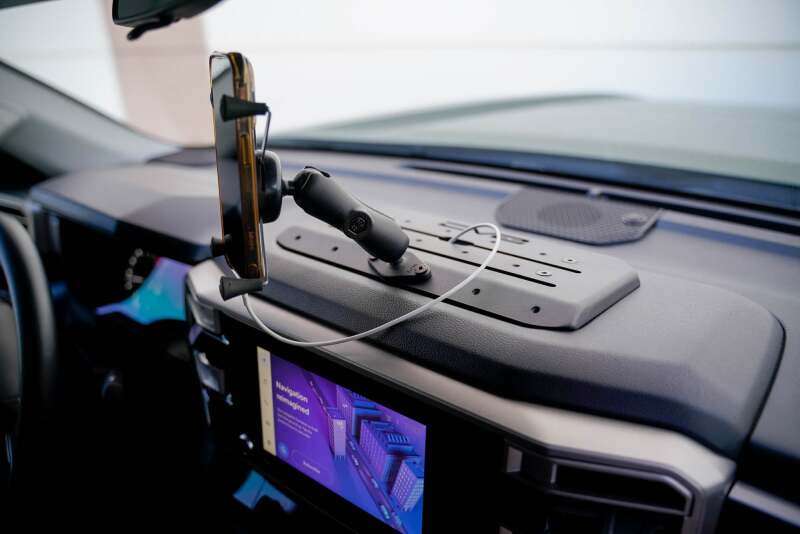 DV8 22-23 Toyota Tundra + Sequoia Digital Device Dash Mount - DV8 Offroad DVEDMT2-01