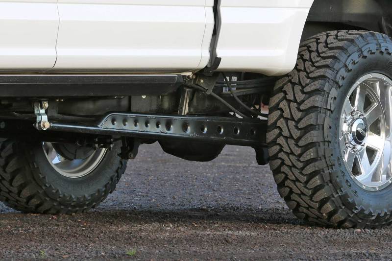 Fabtech 17-21 Ford F250/350 4WD Floating Rear Traction Bar System - Black Ops Auto Works