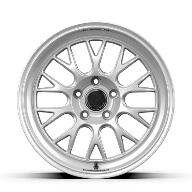 Radiant Silver finish and center bore detail