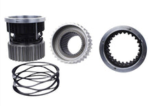 Load image into Gallery viewer, Ford Racing Super Duty Warn Locking Hubs Ford Racing FRPM-1104-SD