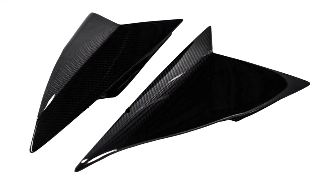 German Rush window vents in carbon fiber installed on a 2014-2019 Lamborghini Huracan, image 1