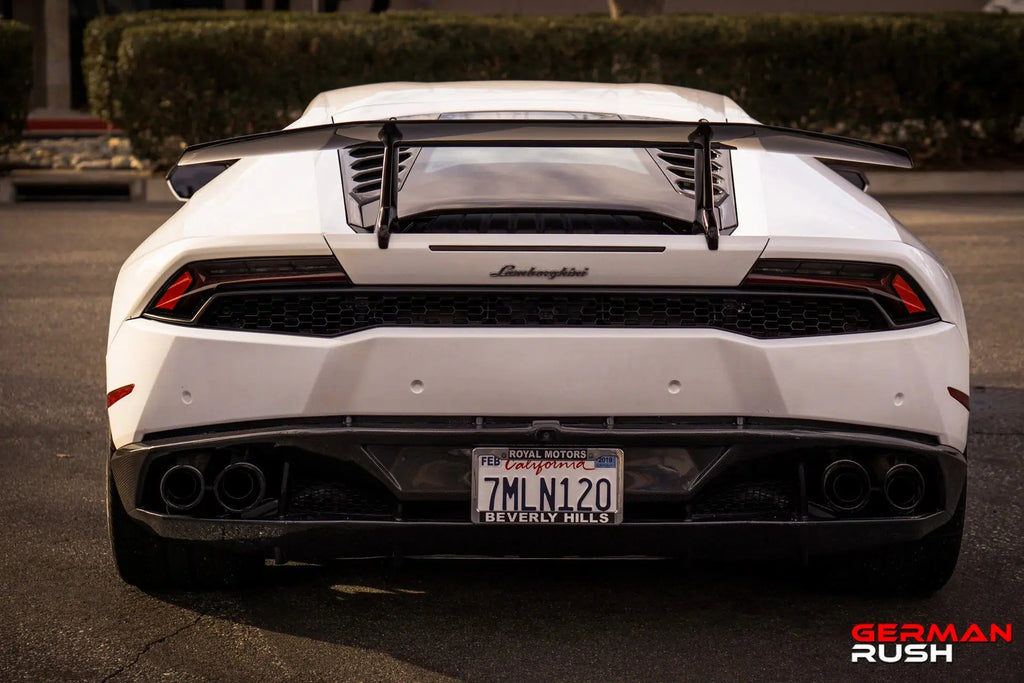 German Rush engine vents in carbon fiber detail on a 2014-2019 Lamborghini Huracan, image 2