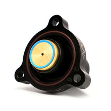 Load image into Gallery viewer, GFB DV+ diverter valve bottom view showing mounting flange and o-ring