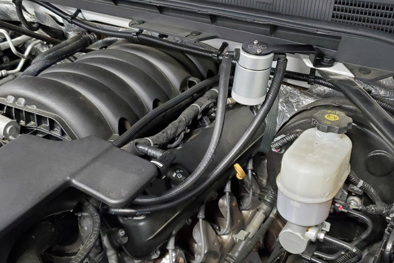 J&L 14-18 Chevy/GM Truck/SUV 5.3L V8 Driver Side Oil Separator 3.0 - Clear Anodized - J&L JLT3085D-C