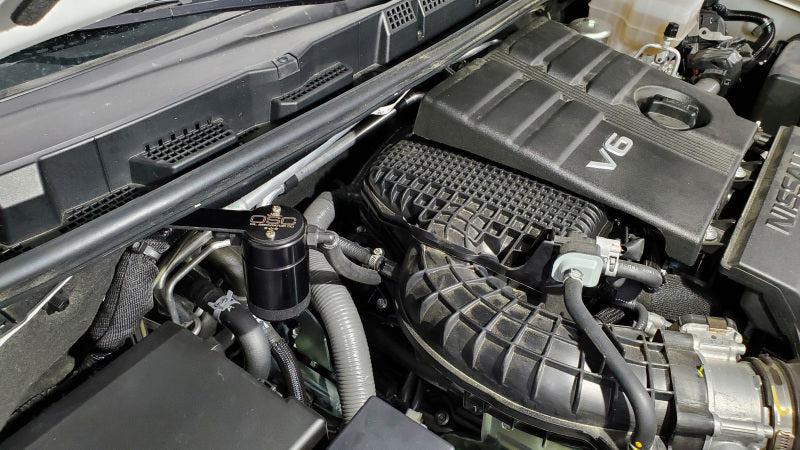 J&L 2022-2023 Nissan Frontier 3.8L V6 Passenger Side Oil Separator 3.0 - Black Anodized - Black Ops Auto Works