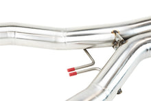 Load image into Gallery viewer, 300 cell metallic green catalytic converter detail in Kooks 21703200 X-pipe