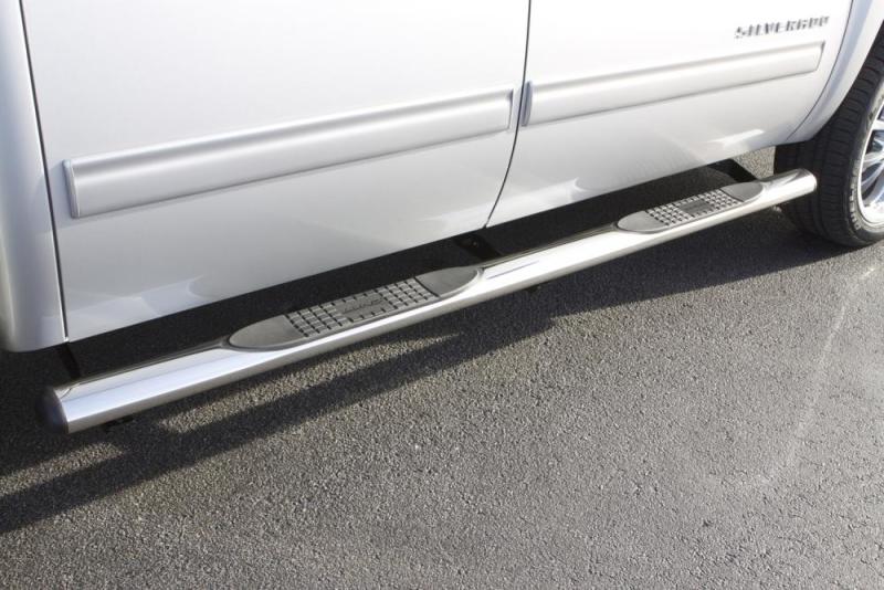 Lund 07-17 Chevy Silverado 1500 Crew Cab 4in. Oval Straight SS Nerf Bars - Polished - Black Ops Auto Works