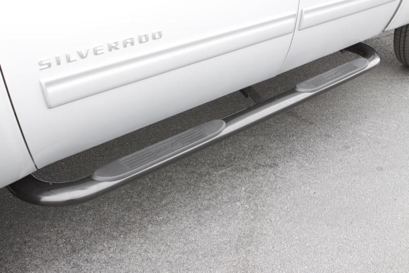 Lund 2019 Chevy Silverado 1500 Crew Cab 4in. Oval Curved Steel Nerf Bars - Black - Black Ops Auto Works