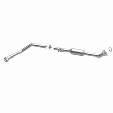 Load image into Gallery viewer, MagnaFlow Conv Direct Fit OEM 2001-2004 Toyota Sequoia Underbody - Magnaflow 4551060