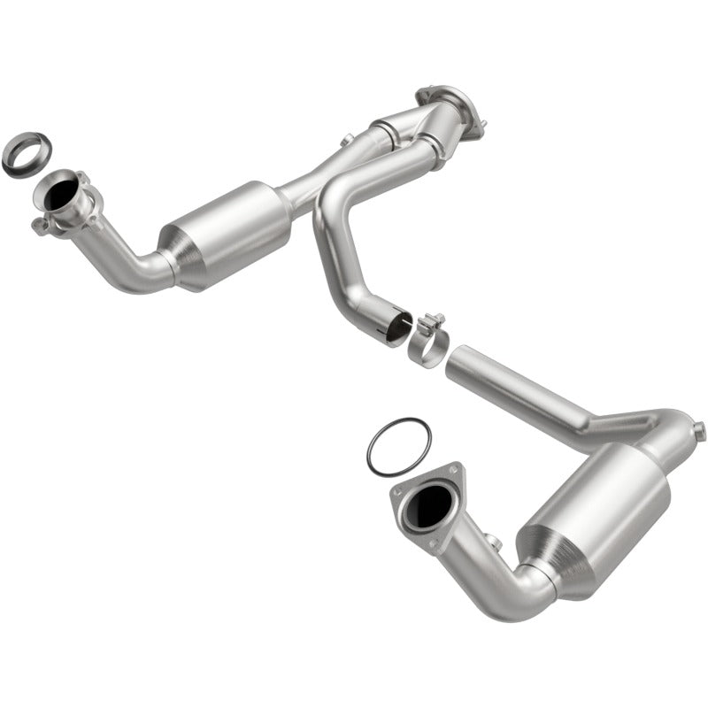 MagnaFlow DF Catalytic Conv OEM 2005 GMC Sierra/Chevrolet Silverado 1500/Cadillac Escalade Underbody - Magnaflow 4551419