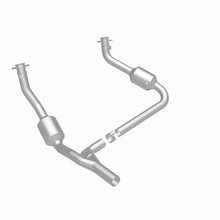 Load image into Gallery viewer, MagnaFlow 10-11 Jeep Wrangler 3.8L Direct Fit CARB Compliant Catalytic Converter - Magnaflow 5551458