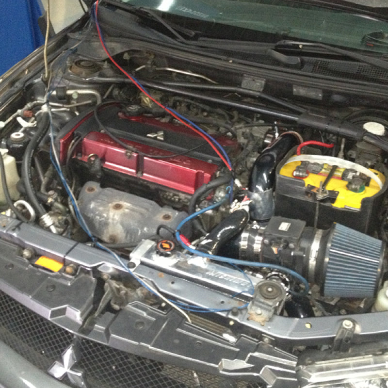 Mishimoto Mishimoto 03-07 Mitsubishi Lancer Evo 7/8/9 Half-Size Performance Aluminum Radiator
