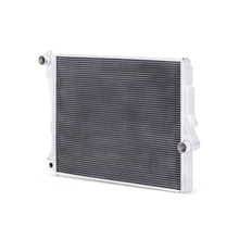 Load image into Gallery viewer, Mishimoto Mishimoto 99-06 BMW 323i/323i/328i/330i w/ Auto Transmission Performance Aluminum Radiator