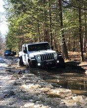 Load image into Gallery viewer, Oracle Jeep JL/Gladiator JT Oculus Switchback Bi-LED Projector Headlights - Amber/White Switchback - Black Ops Auto Works