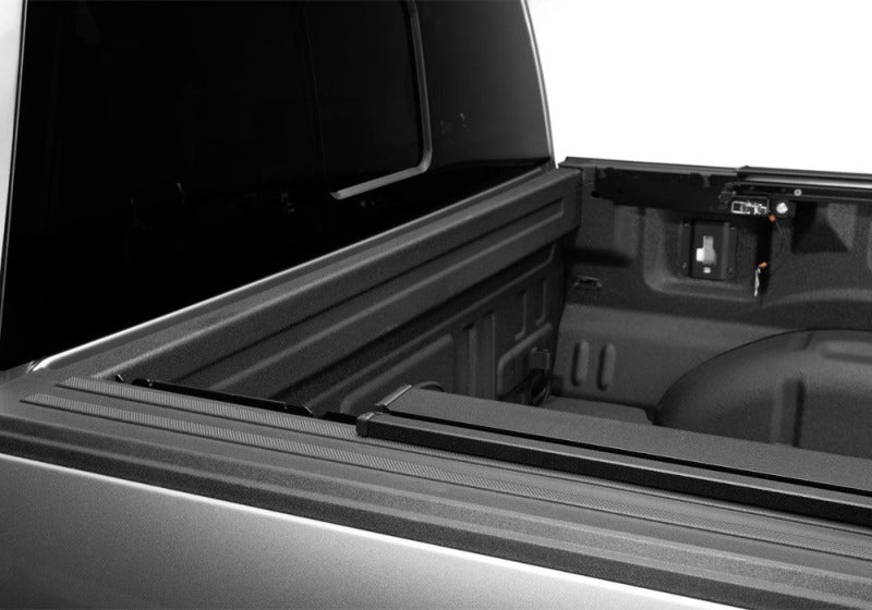 Retrax RealTruck 19-26 RAM 1500 5.7ft Bed w/RAMBOX (w or w/o MultiFunc Tailgate) RetraxPRO EZ-Off FRC-4000
