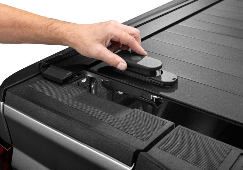 Retrax Retrax 19-26 RAM 1500 6.4ft Bed (No Multifunction Tailgate) RetraxPRO EZ-Off FRC-4000