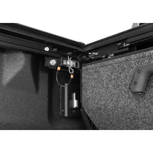 Load image into Gallery viewer, Retrax 20-26 Chev/GMC Silverado/Sierra 1500 6.5ft Bed (No Side Boxes) RetraxPRO EZ-Off FRC-4000 - Retrax R-T-80482